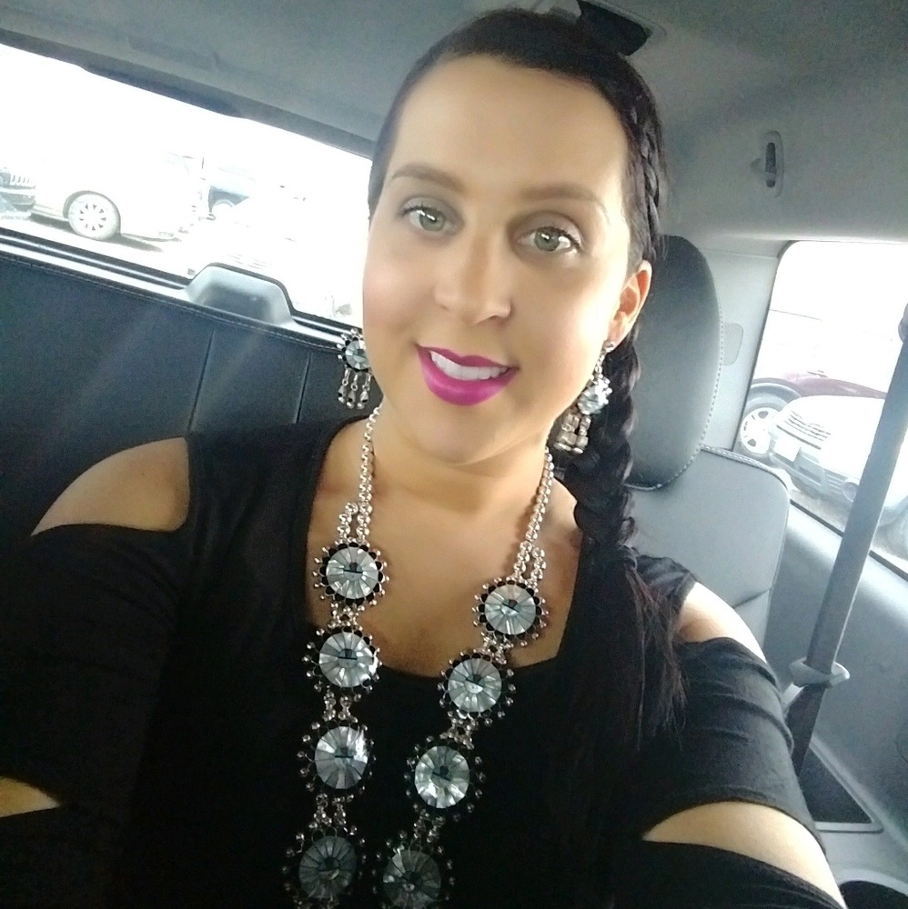 Meet your Posher, Sharina